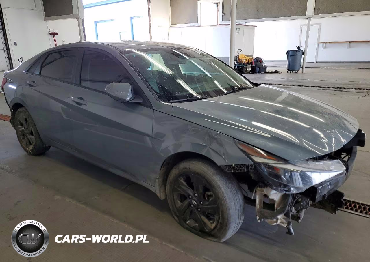 2022 Hyundai Elantra Sel VIN:KMHLM4AG4NU330045 - 4