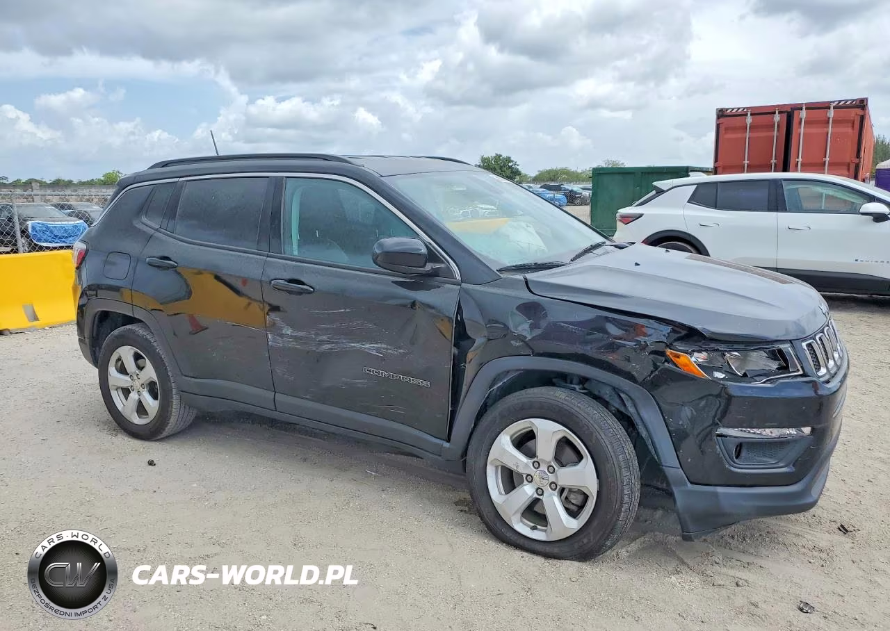 2019 Jeep Compass Latitude VIN:3C4NJDBB0KT834235 - 4