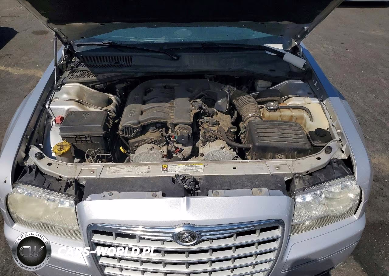 2010 Chrysler 300 Touring VIN:2C3CA5CV5AH185565 - 11