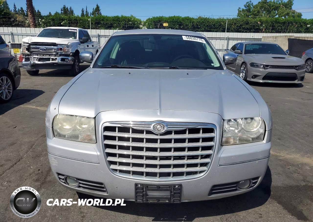 2010 Chrysler 300 Touring VIN:2C3CA5CV5AH185565 - 5