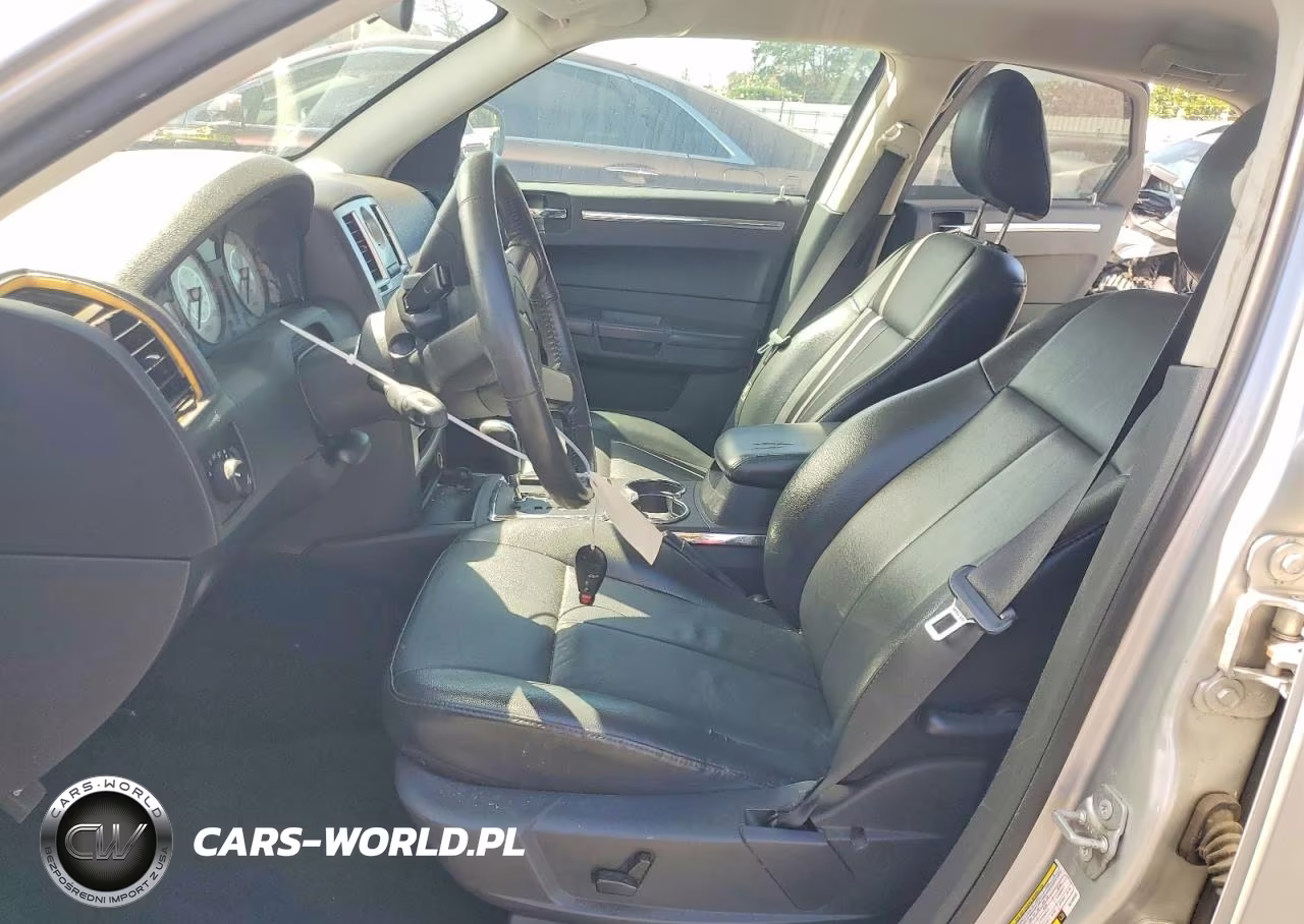 2010 Chrysler 300 Touring VIN:2C3CA5CV5AH185565 - 7