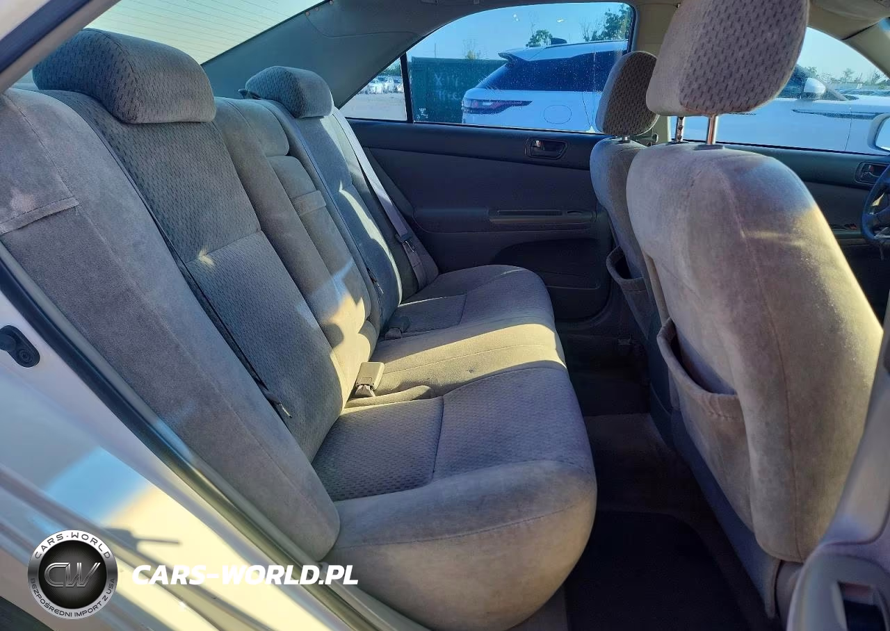 2004 Toyota Camry Le VIN:4T1BE32K34U327819 - 10