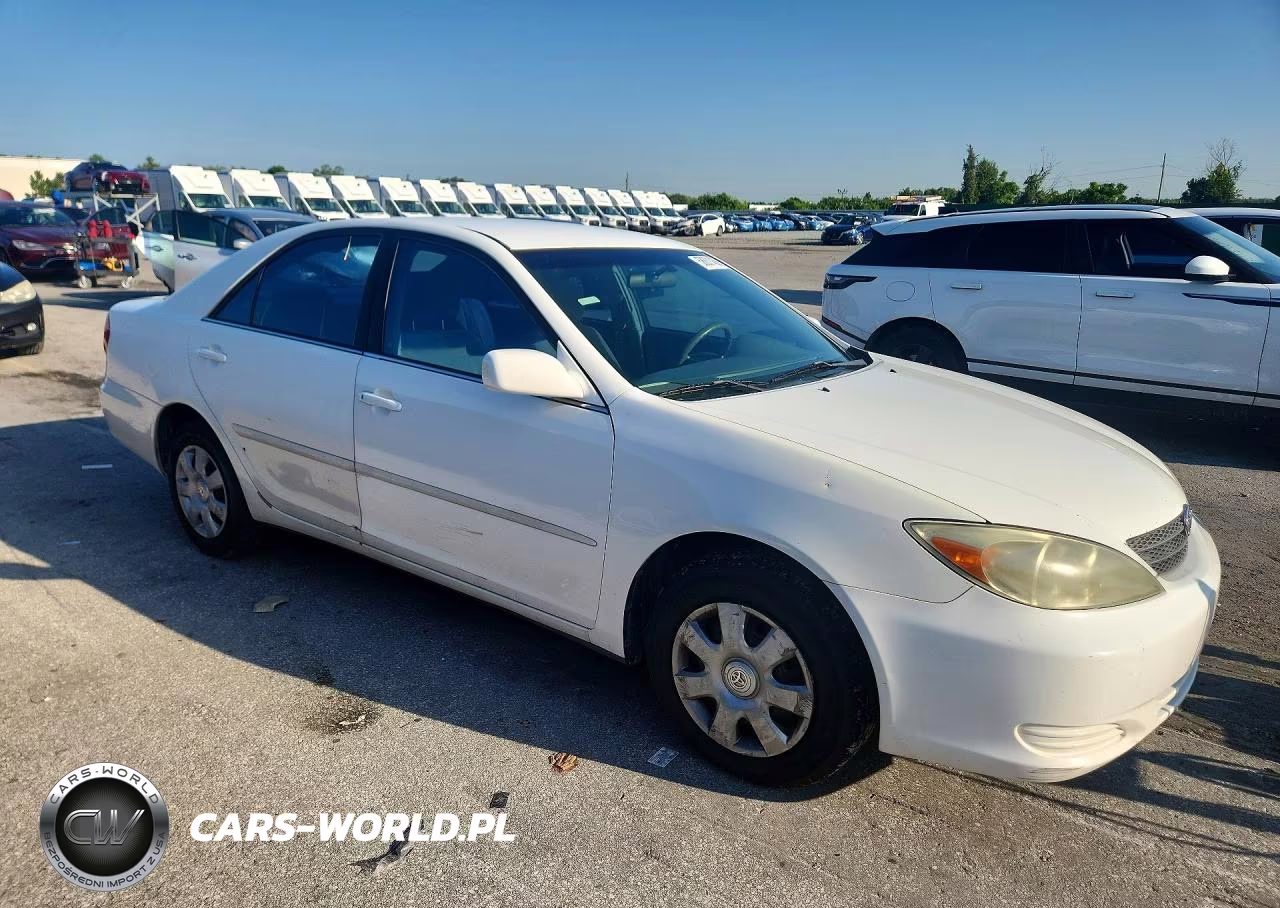 2004 Toyota Camry Le VIN:4T1BE32K34U327819 - 4