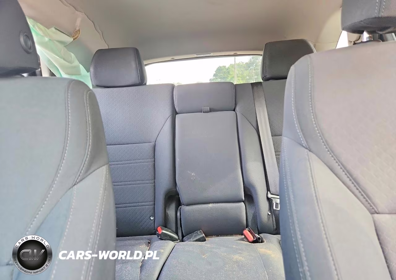 2018 Kia Sorento Lx VIN:5XYPG4A32JG412622 - 10