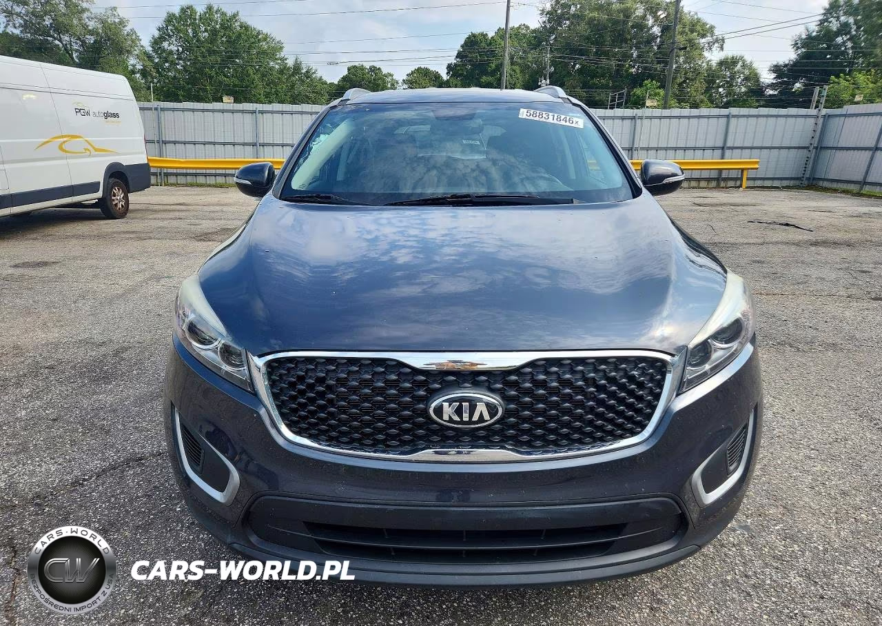 2018 Kia Sorento Lx VIN:5XYPG4A32JG412622 - 5