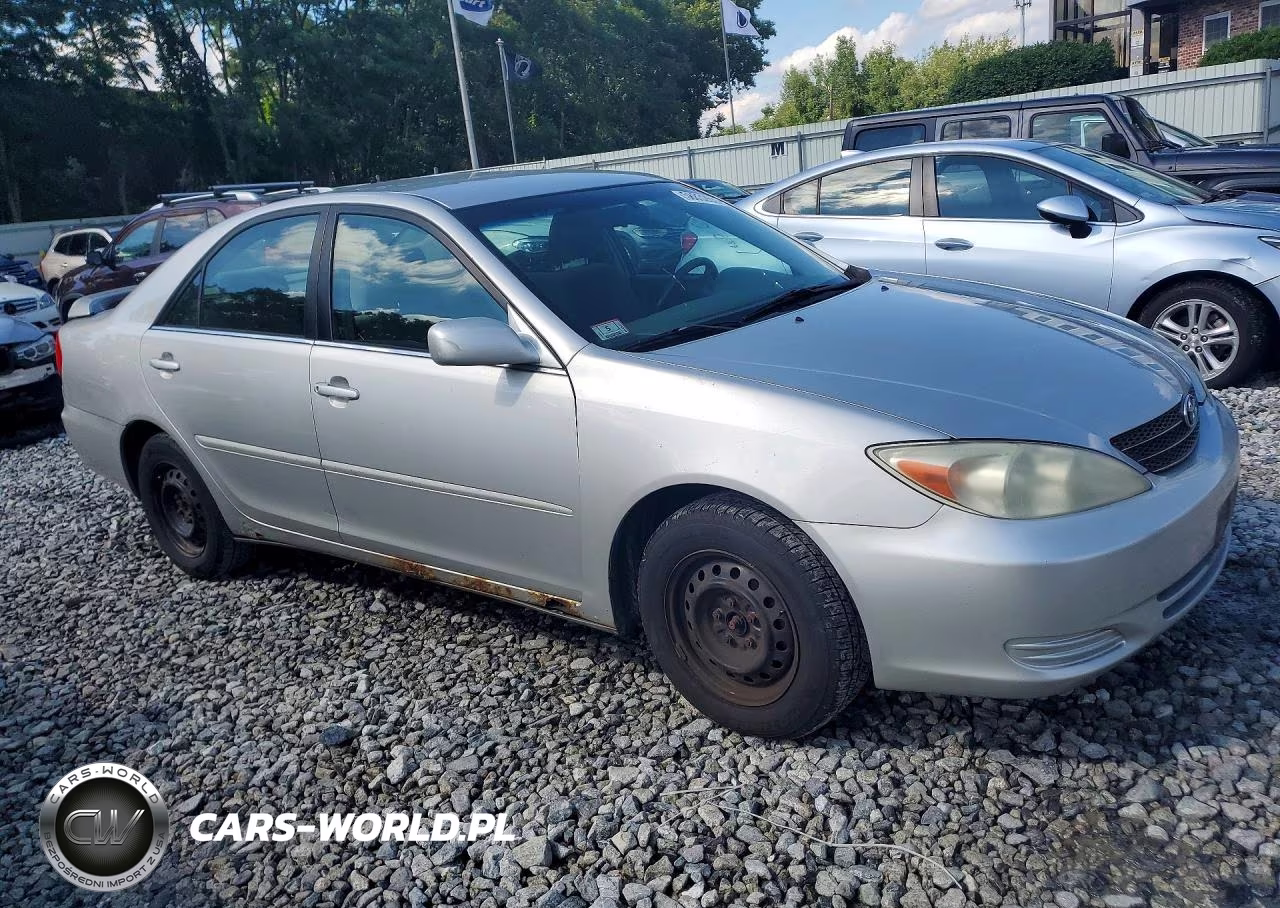 2004 Toyota Camry Le VIN:4T1BE32K24U356275 - 4