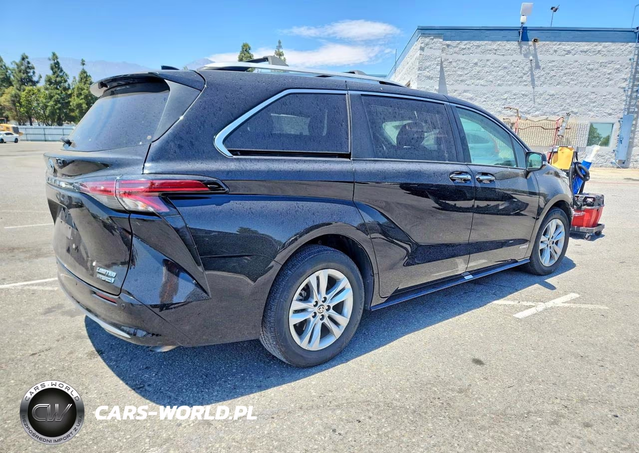 2021 Toyota Sienna Limited 7-Passenger VIN:5TDZRKEC2MS003383 - 3