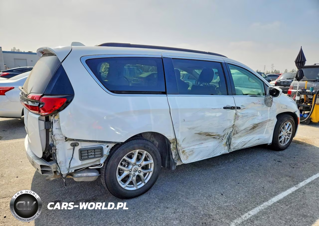 2022 Chrysler Pacifica Touring L VIN:2C4RC1BG0NR197859 - 3