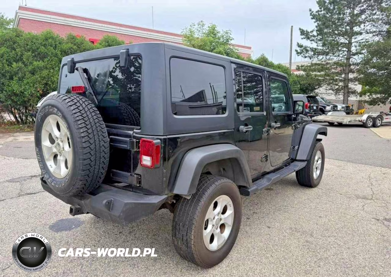 2013 Jeep Wrangler Unlimited Rubicon VIN:1C4BJWFG0DL516764 - 4