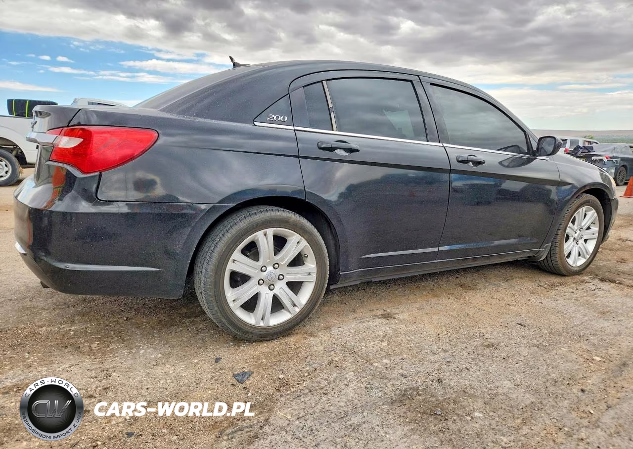 2013 Chrysler 200 VIN:1C3CCBBB4DN592904 - 3