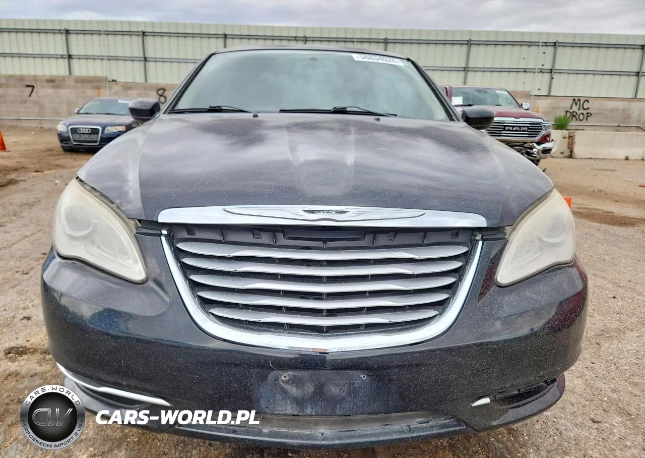 2013 Chrysler 200 VIN:1C3CCBBB4DN592904 - 5