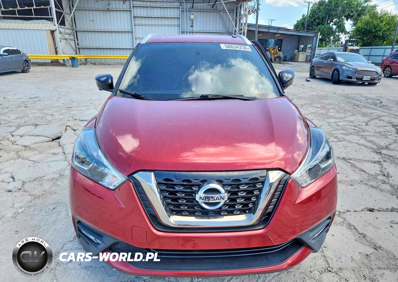 2019 Nissan Kicks Sr VIN:3N1CP5CUXKL480996 - 5