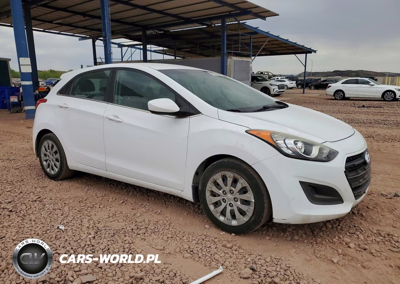 2017 Hyundai Elantra Gt VIN:KMHD35LH6HU380663 - 4