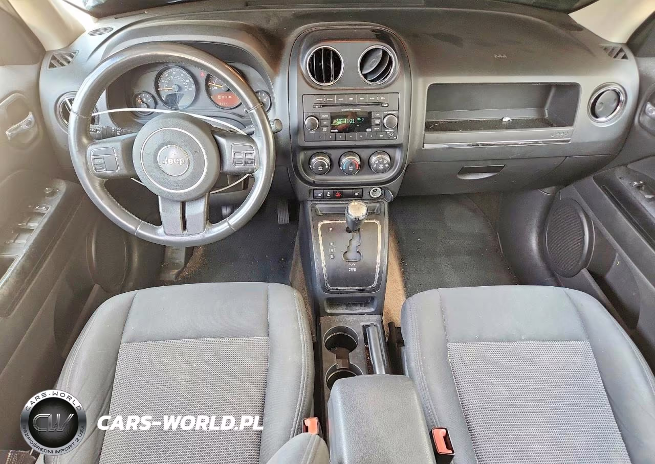 2014 Jeep Patriot Latitude VIN:1C4NJPFB8ED586953 - 8