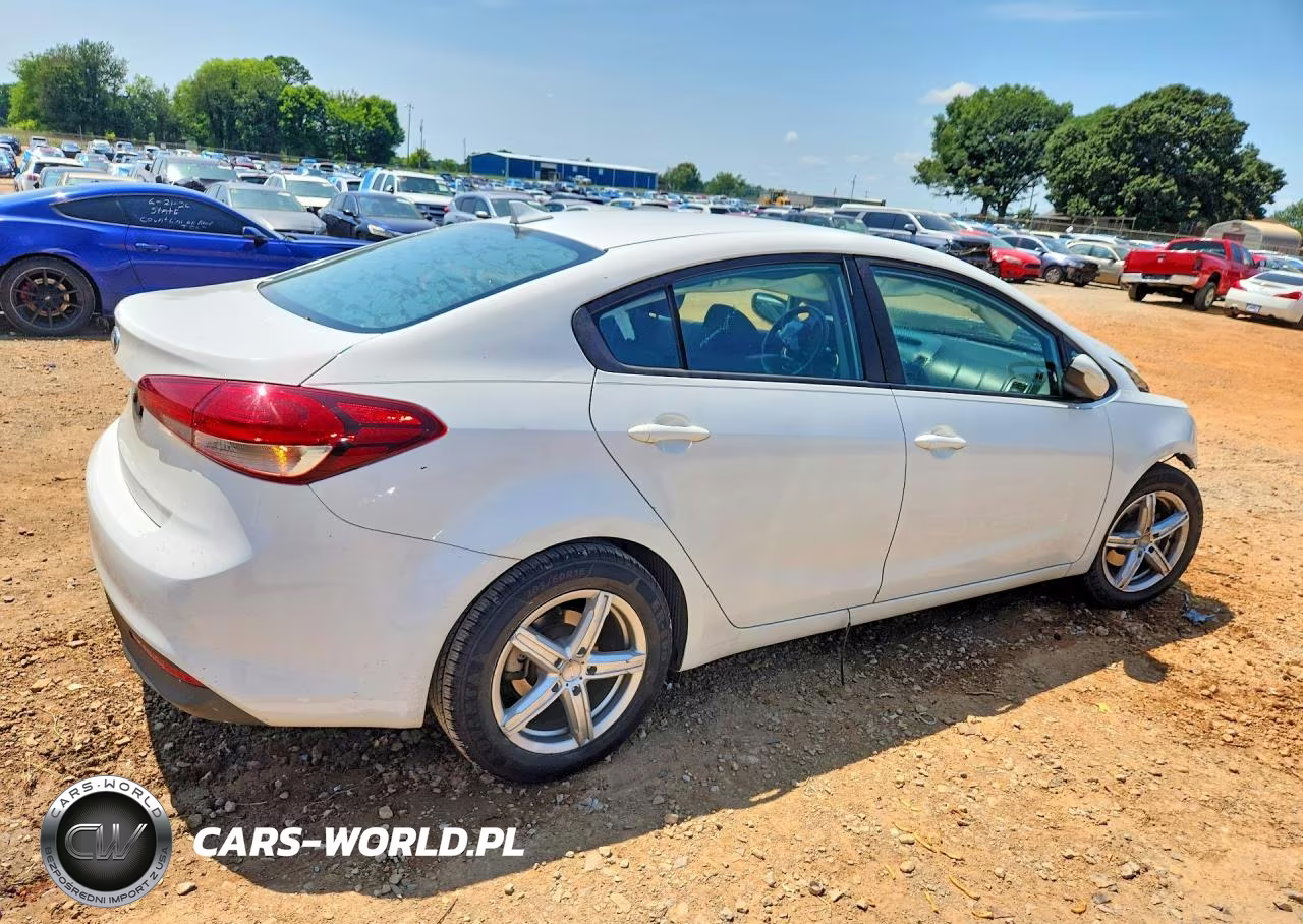 2018 Kia Forte Lx VIN:3KPFK4A78JE268004 - 3