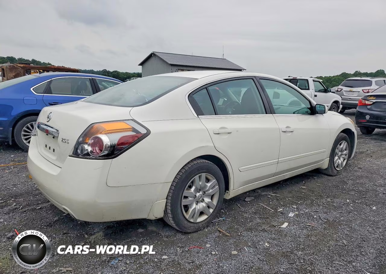 2010 Nissan Altima Base VIN:1N4AL2AP8AC181518 - 3