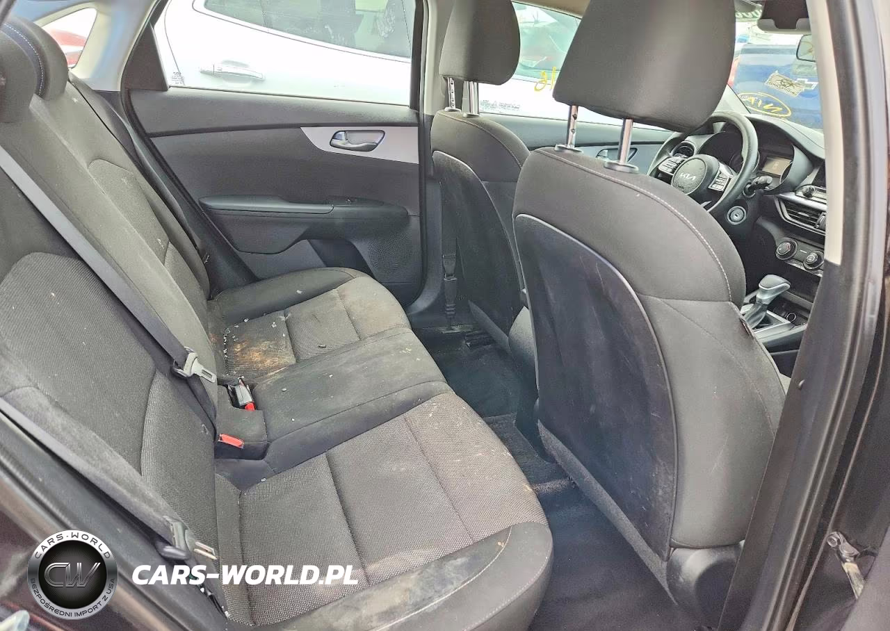 2022 Kia Forte Fe VIN:3KPF24AD5NE427802 - 10