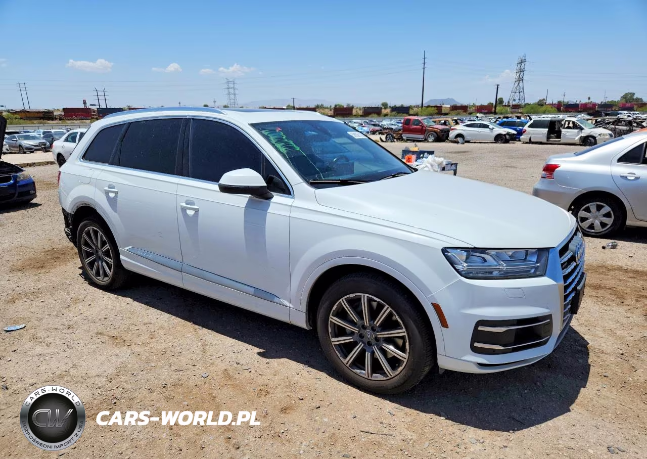 2017 Audi Q7 Premium Plus VIN:WA1LAAF73HD057683 - 4
