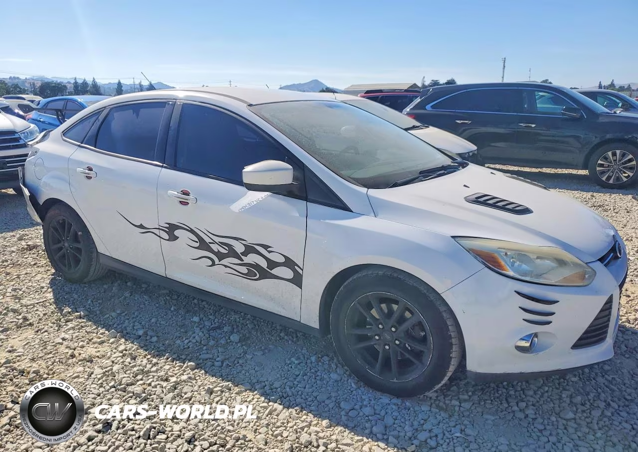 2012 Ford Focus Se VIN:1FAHP3F21CL347791 - 4