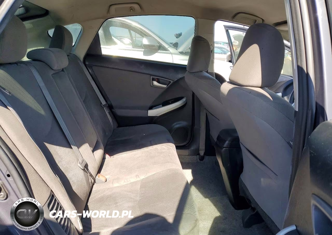 2015 Toyota Prius Two VIN:JTDKN3DU6F0479929 - 10