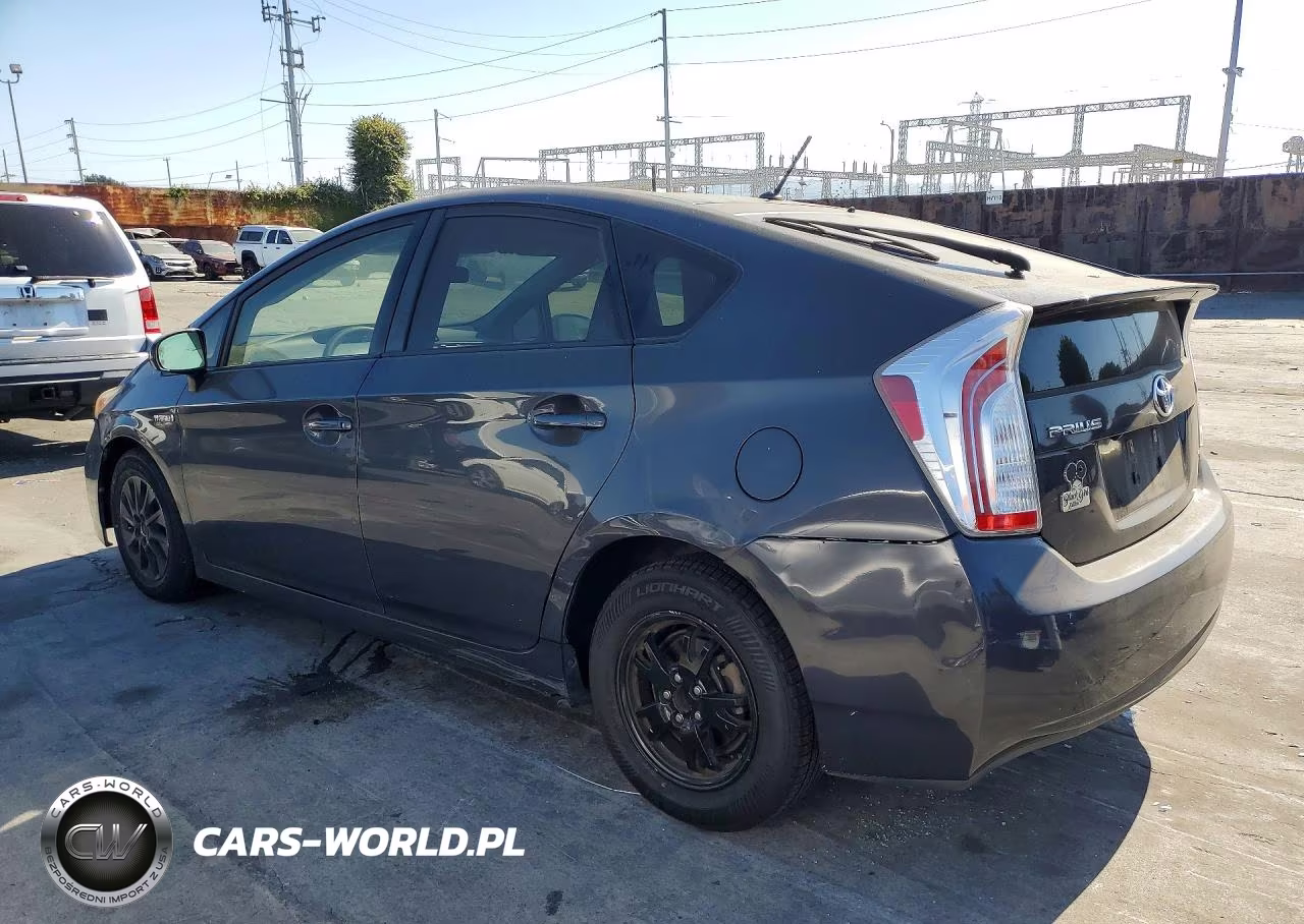 2015 Toyota Prius Two VIN:JTDKN3DU6F0479929 - 2