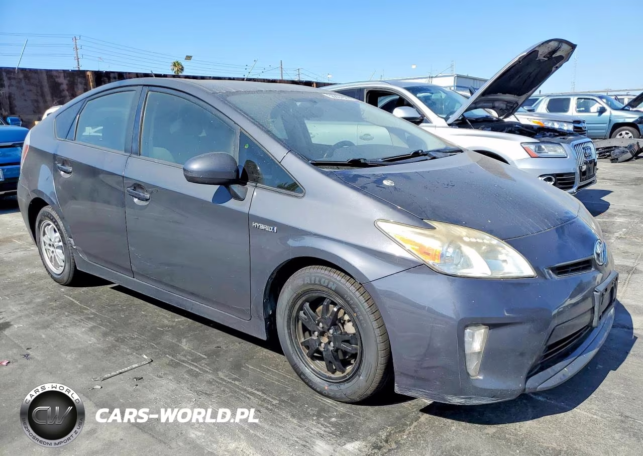 2015 Toyota Prius Two VIN:JTDKN3DU6F0479929 - 4