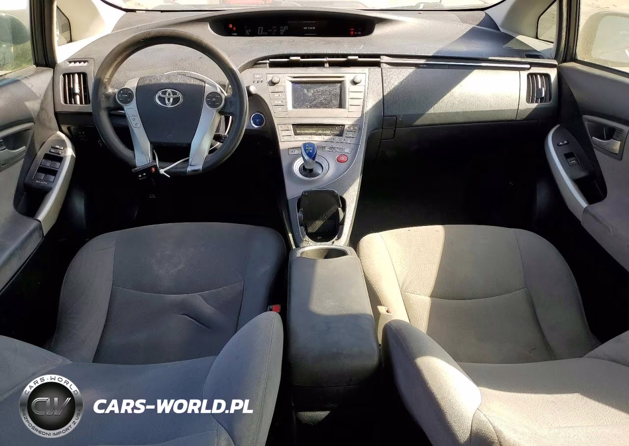 2015 Toyota Prius Two VIN:JTDKN3DU6F0479929 - 8