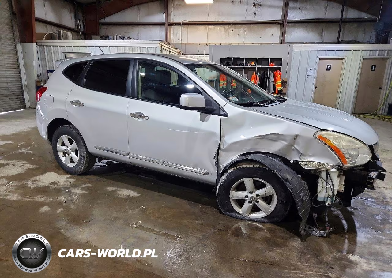 2013 Nissan Rogue S VIN:JN8AS5MV1DW608943 - 4