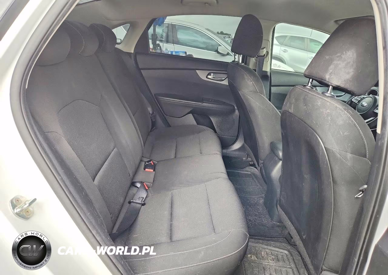 2021 Kia Forte Lxs VIN:3KPF24AD1ME338629 - 10
