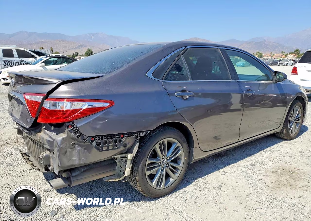 2015 Toyota Camry Se VIN:4T1BF1FK1FU021801 - 3