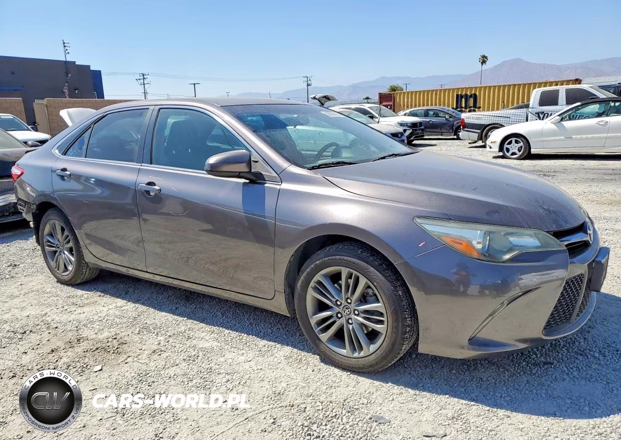 2015 Toyota Camry Se VIN:4T1BF1FK1FU021801 - 4