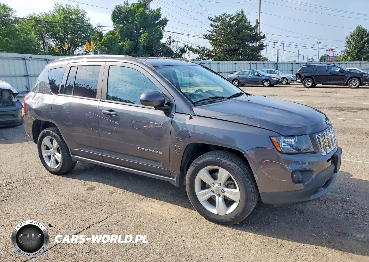 2017 Jeep Compass Latitude VIN:1C4NJDEB7HD121505 - 4