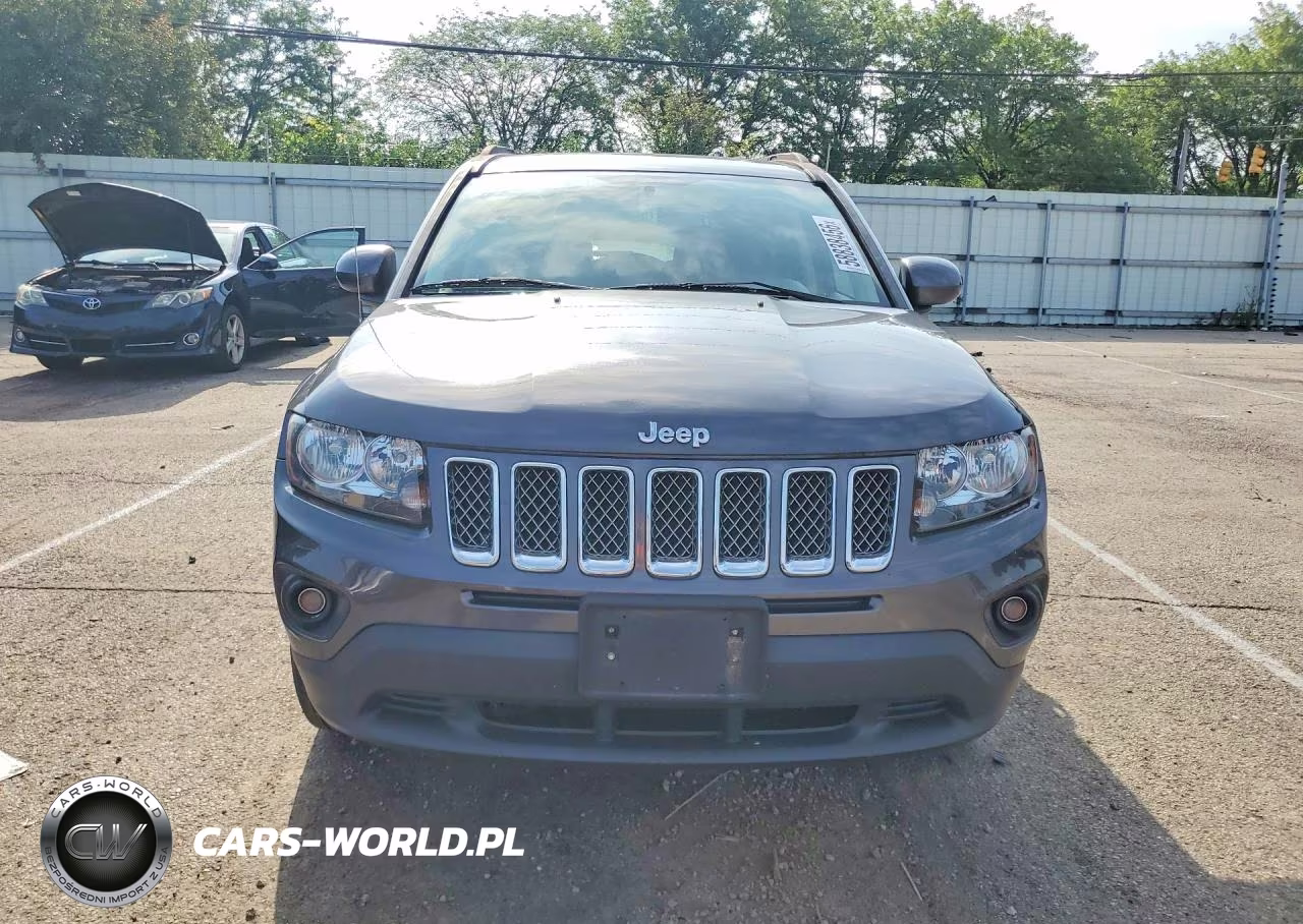 2017 Jeep Compass Latitude VIN:1C4NJDEB7HD121505 - 5