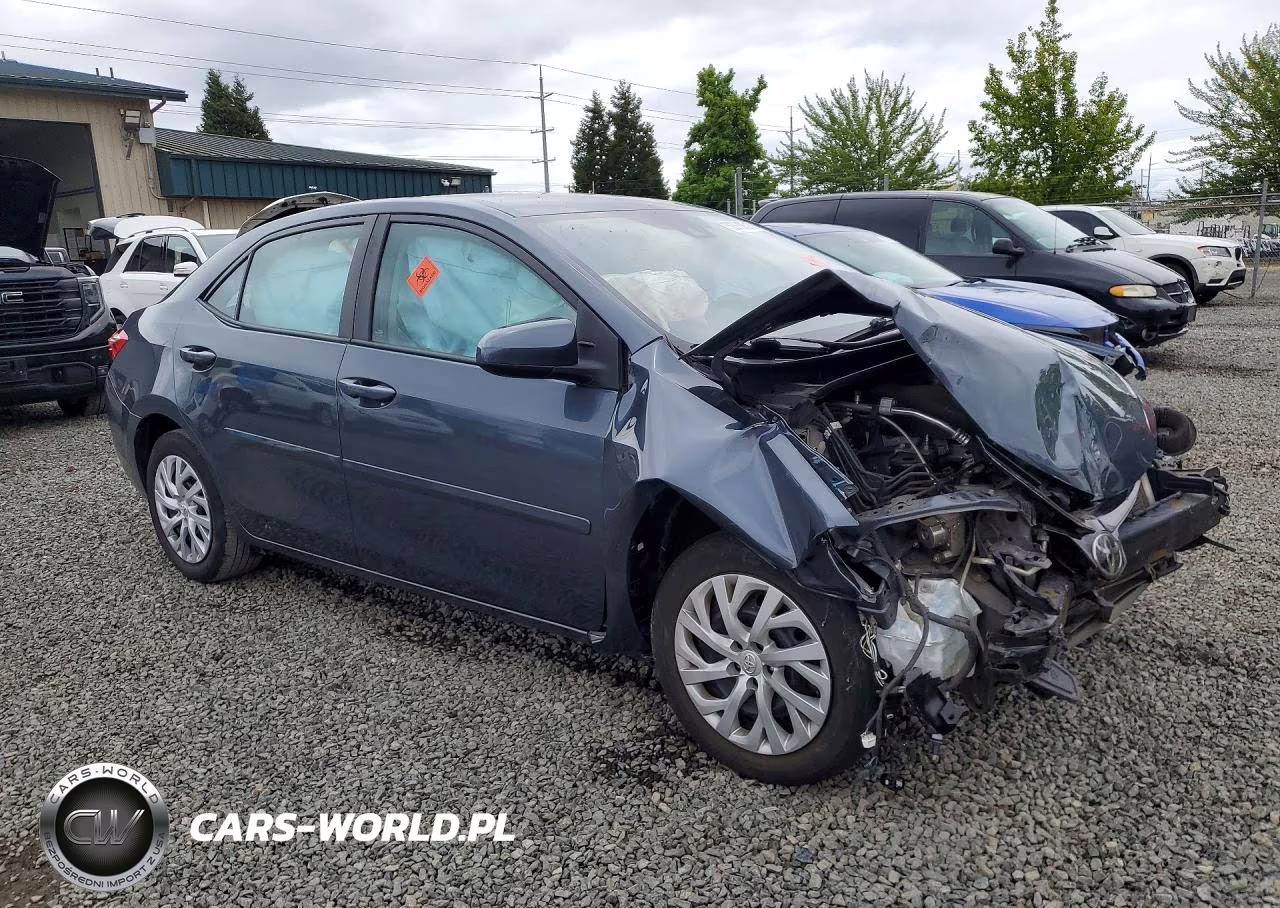 2018 Toyota Corolla Le VIN:2T1BURHE2JC005600 - 4