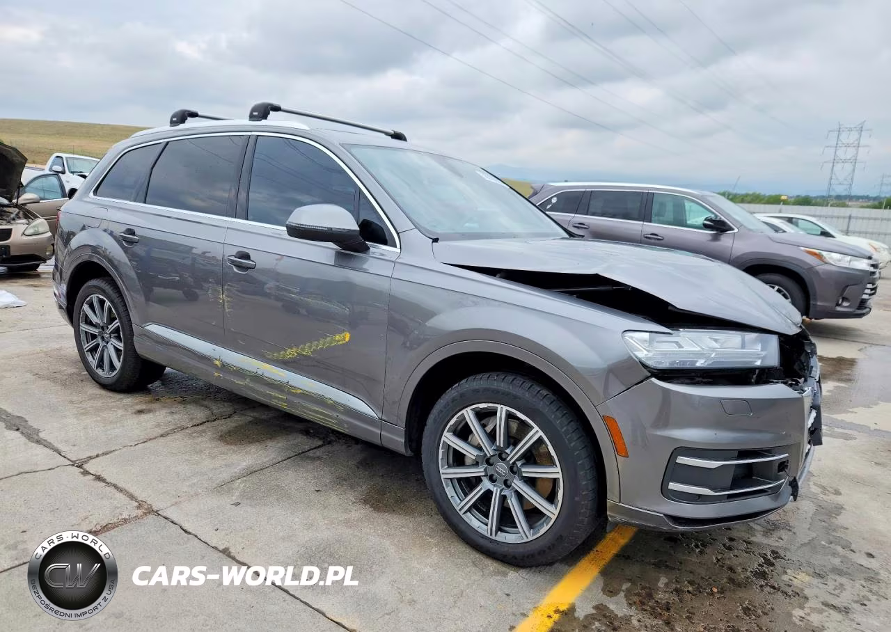 2017 Audi Q7 Premium Plus VIN:WA1LAAF76HD058391 - 4