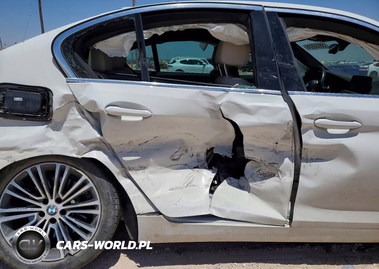 2019 BMW 530 I VIN:WBAJA5C5XKBX86805 - 10