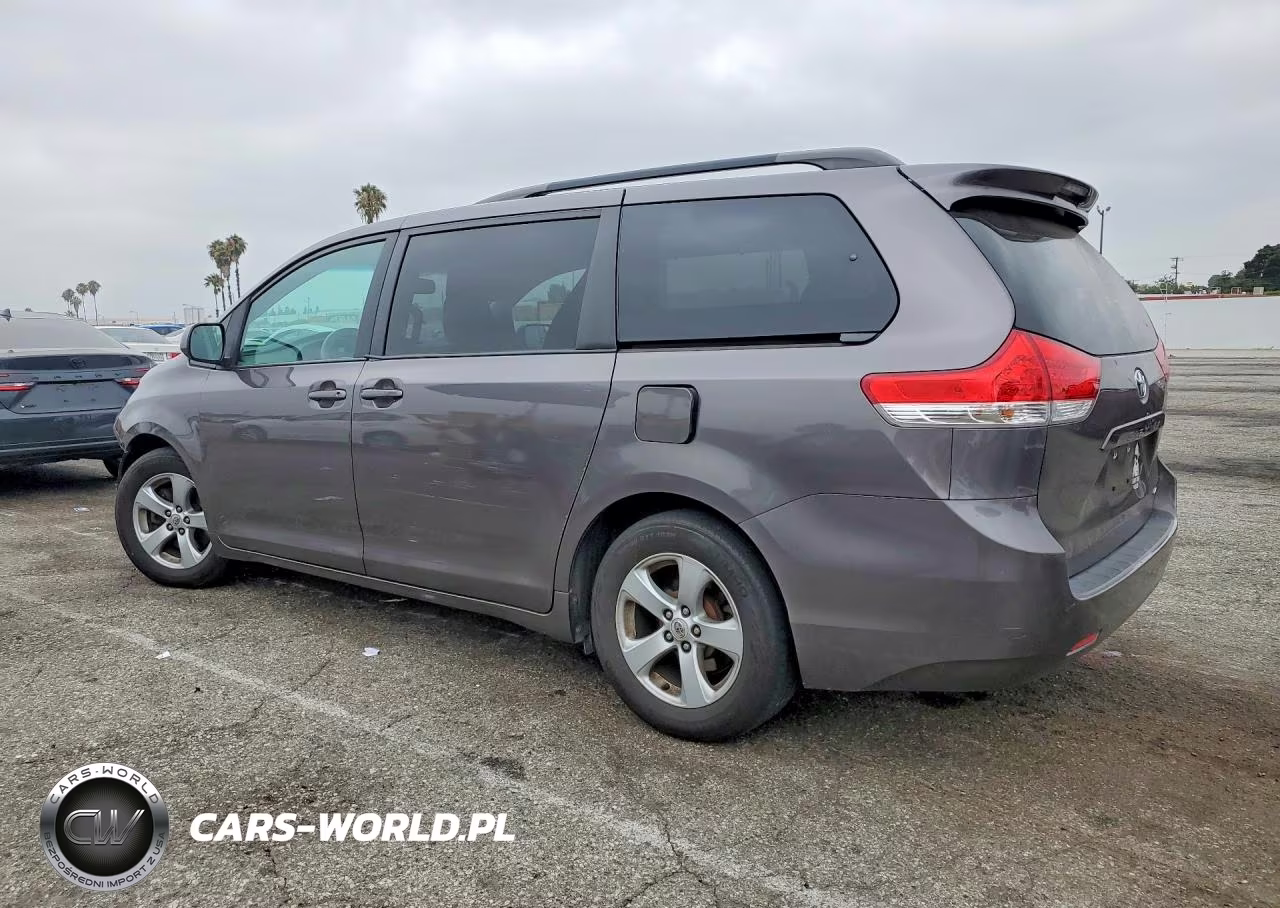 2012 Toyota Sienna Le VIN:5TDKK3DC8CS209092 - 2