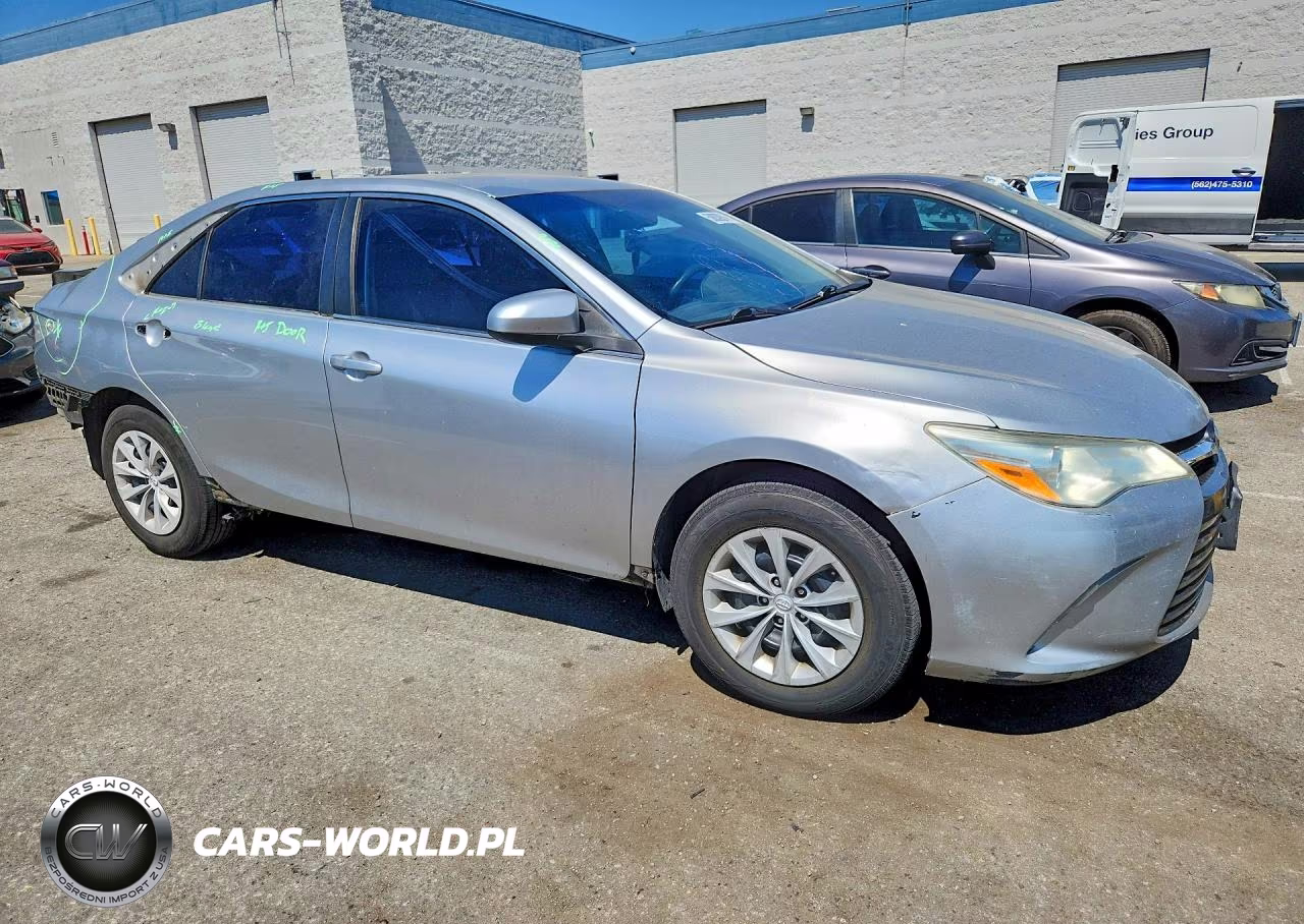 2015 Toyota Camry Le VIN:4T1BF1FK2FU968880 - 4