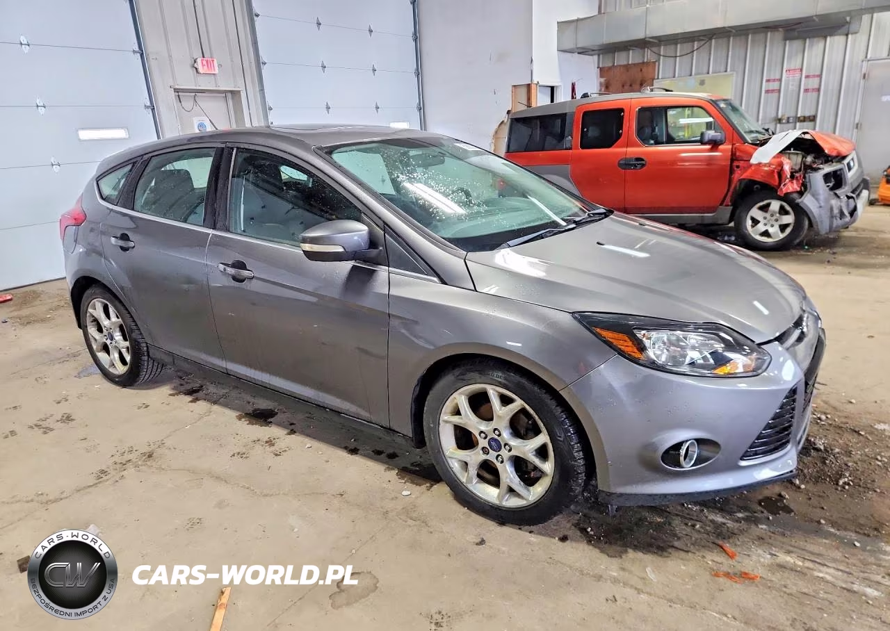 2013 Ford Focus Titanium VIN:1FADP3N20DL300334 - 4