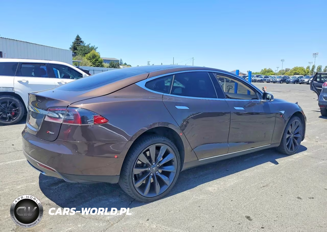 2014 Tesla Model S VIN:5YJSA1H15EFP50303 - 3