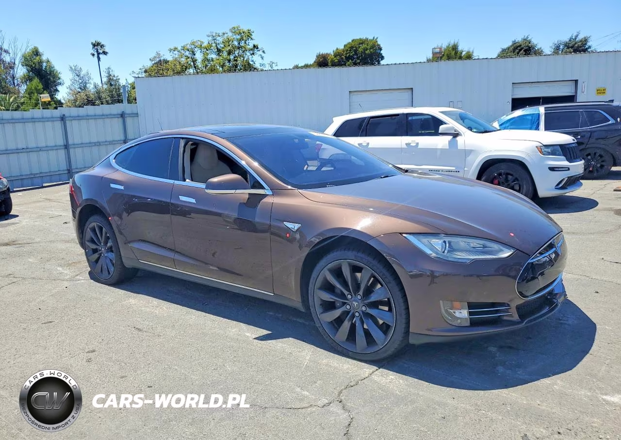 2014 Tesla Model S VIN:5YJSA1H15EFP50303 - 4