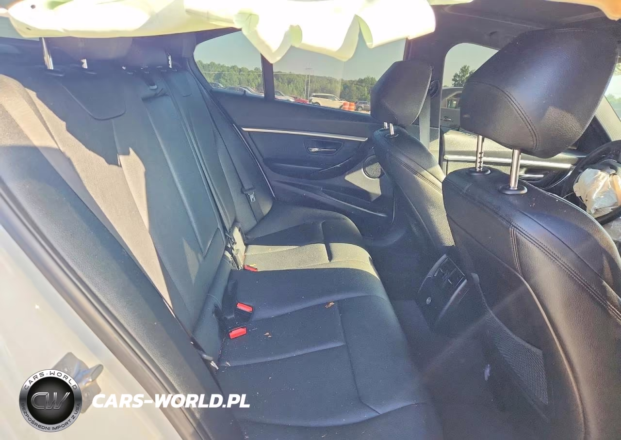 2018 BMW 330 Xi VIN:WBA8D9G55JNU67302 - 10