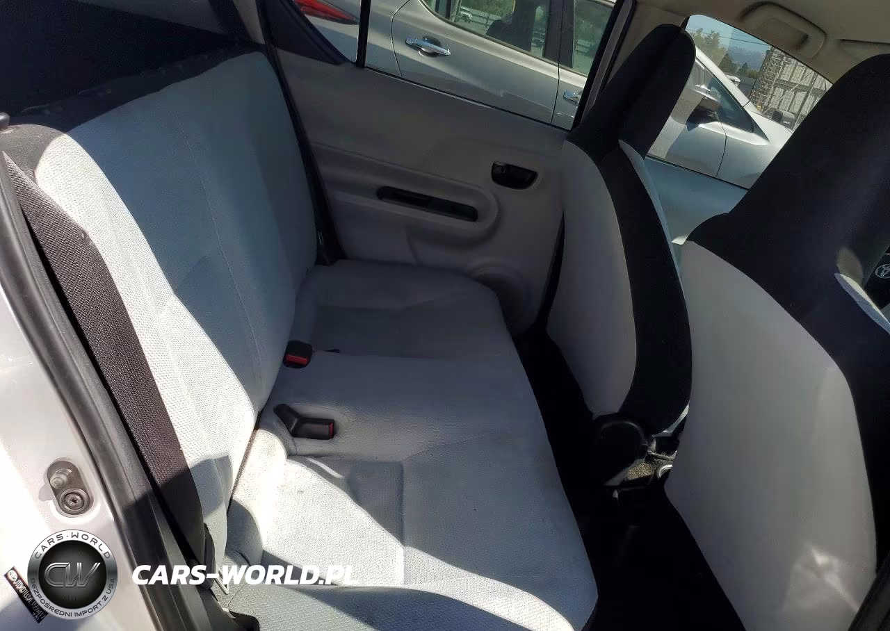 2014 Toyota Prius C One VIN:JTDKDTB3XE1559417 - 10