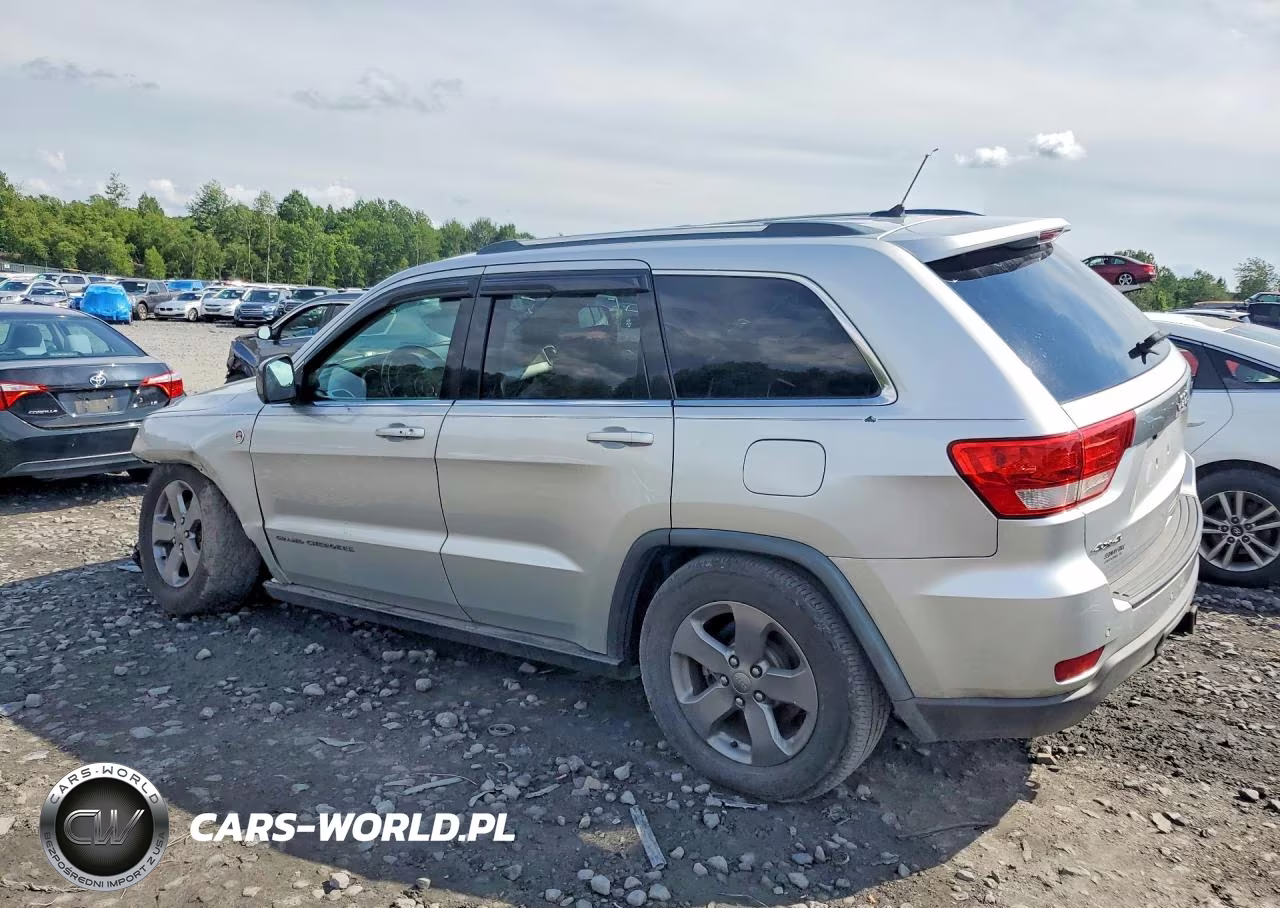 2013 Jeep Grand Cherokee Laredo VIN:1C4RJFAG2DC576079 - 2
