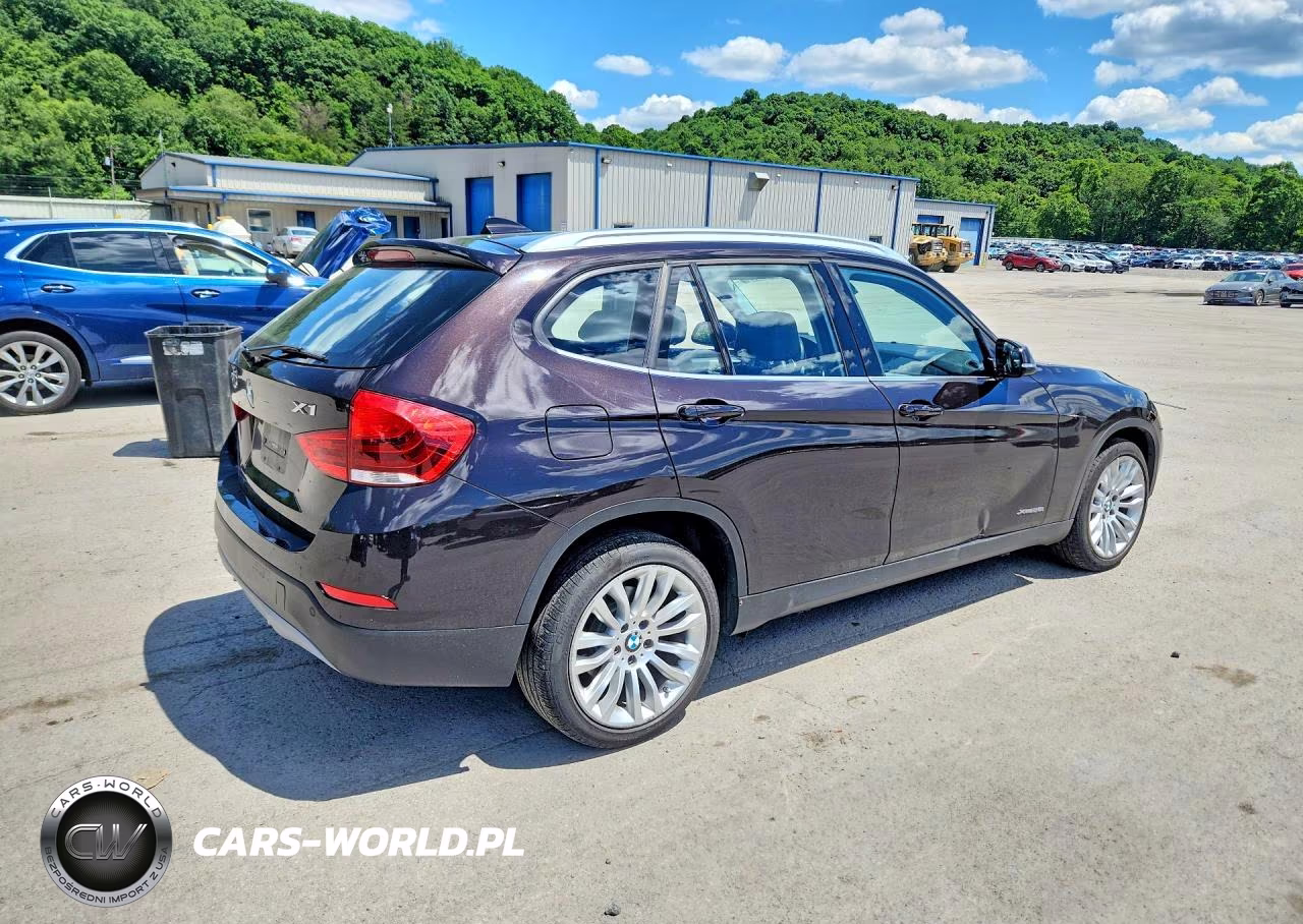 2015 BMW X1 xDrive28I VIN:WBAVL1C52FVY26531 - 3