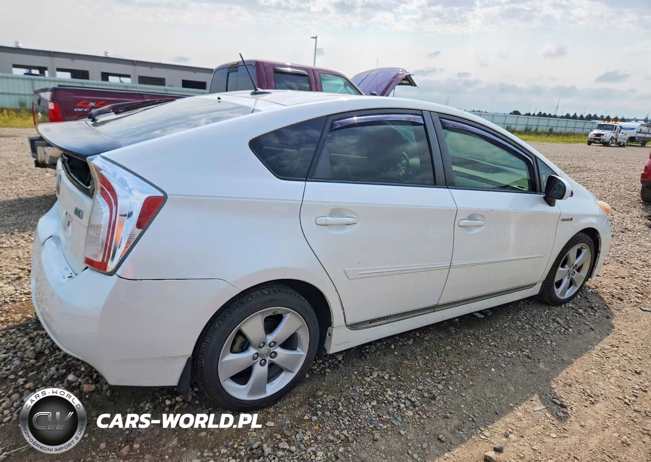 2013 Toyota Prius Five VIN:JTDKN3DU1D5610264 - 3
