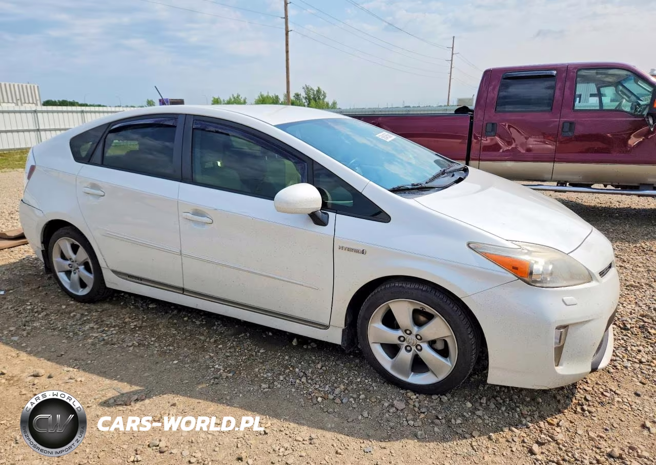 2013 Toyota Prius Five VIN:JTDKN3DU1D5610264 - 4