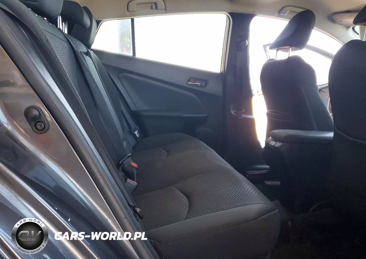 2020 Toyota Prius Le VIN:JTDKARFU0L3109159 - 10