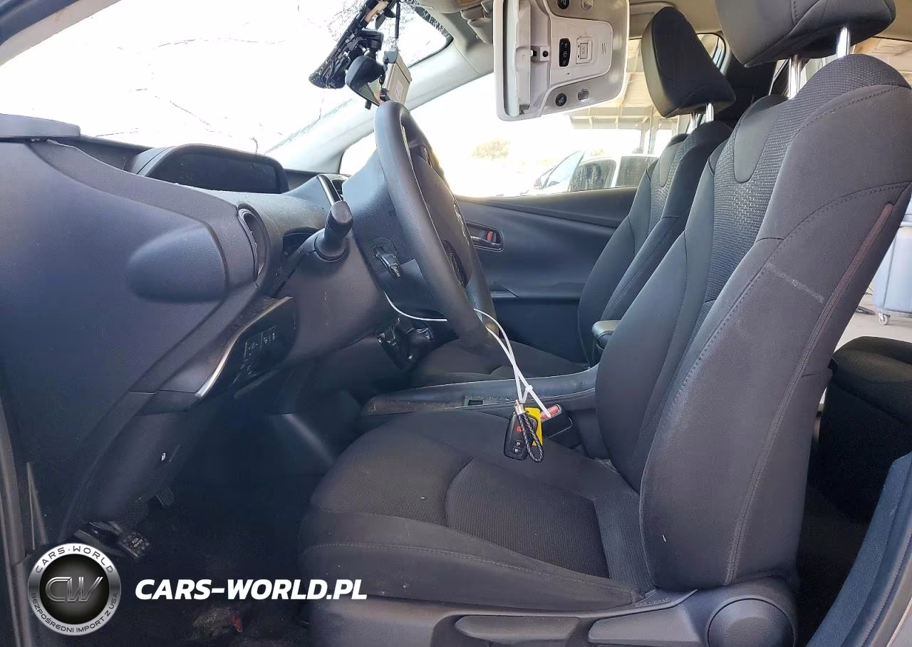 2020 Toyota Prius Le VIN:JTDKARFU0L3109159 - 7