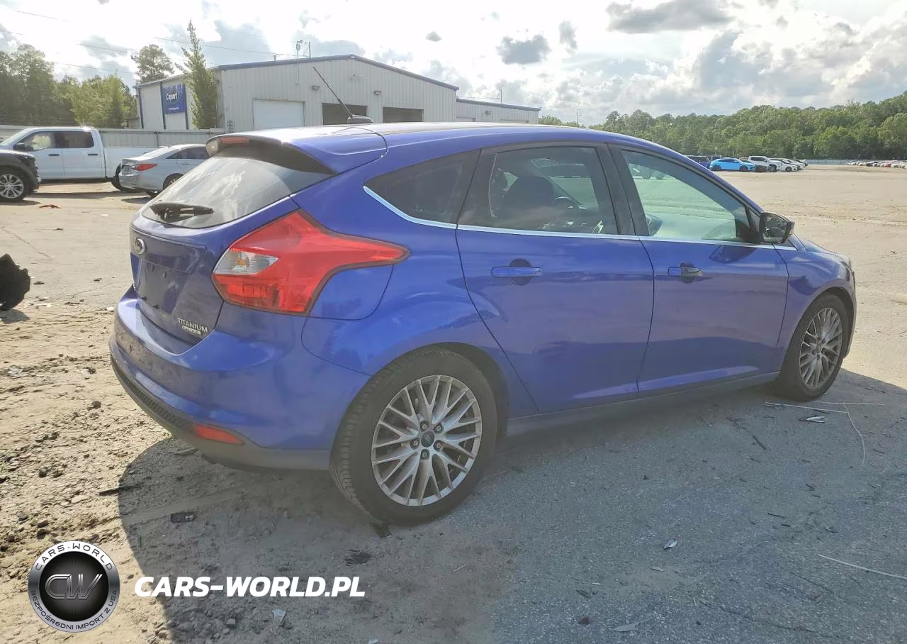2013 Ford Focus Titanium VIN:1FADP3N2XDL121640 - 3